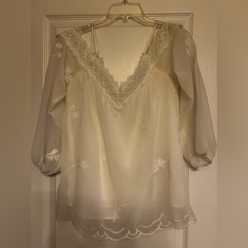 WAYF Women’s White Lace Blouse Long Shear Sleeve Open Shoulder Embroidered Sz M